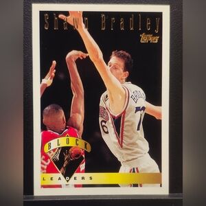 1995 Topps 28 Shawn Bradley